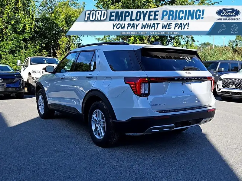 2027 Ford Explorer Active, šedá, 54 km, dovoz Kanada — foto 6 z 12