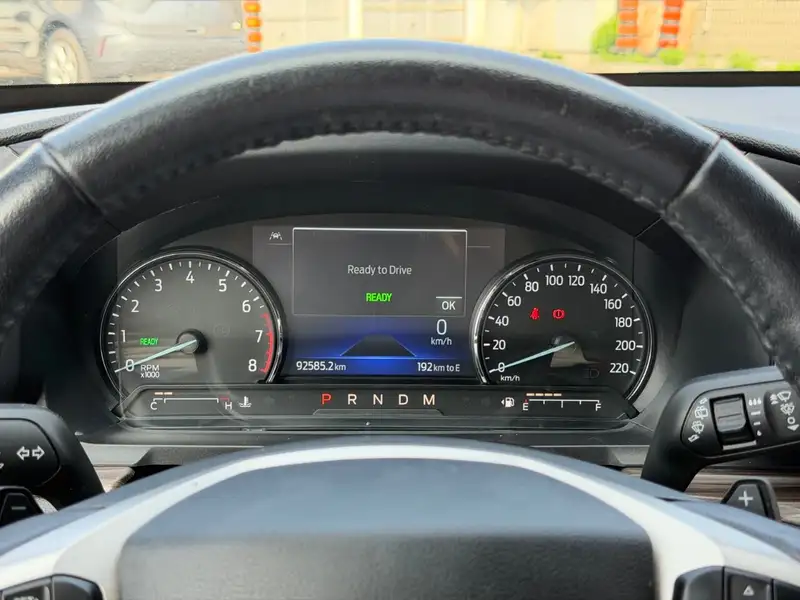 2021 Ford Explorer, modrá, 91 010 km, dovoz Kanada — foto 12 z 12