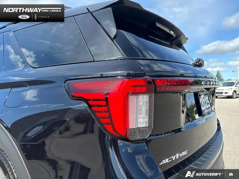 2025 Ford Explorer Active, černá, 53 782 km, dovoz Kanada — foto 10 z 12
