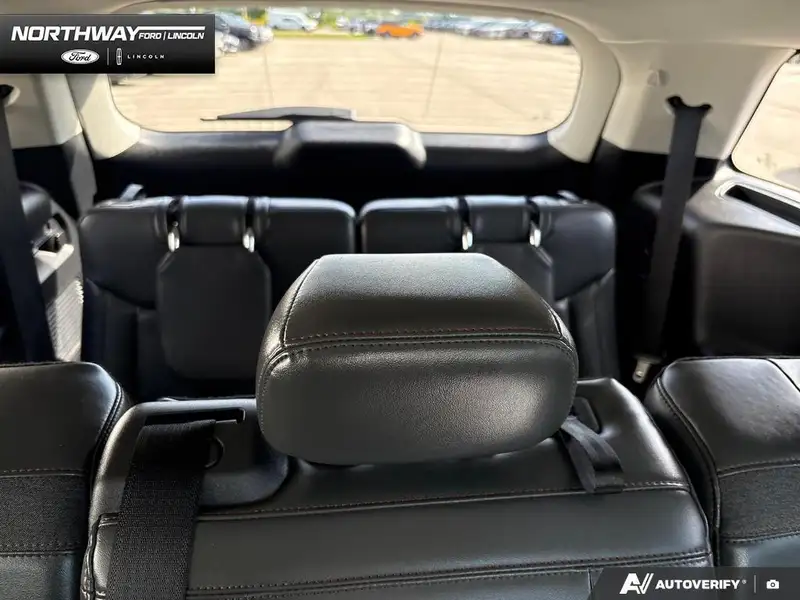 2025 Ford Explorer Active, černá, 53 782 km, dovoz Kanada — foto 9 z 12
