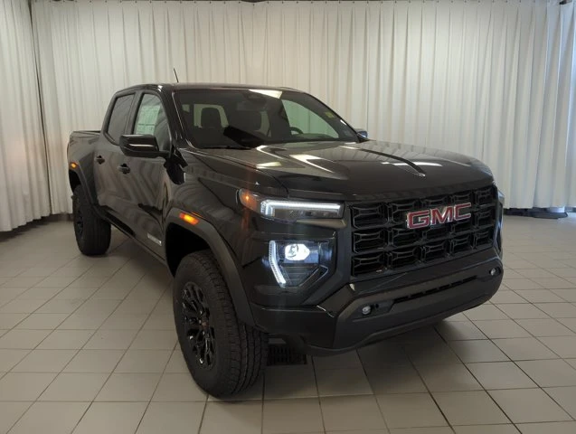 2026 GMC Canyon Elevation, černá, 7 km, dovoz Kanada — foto 2 z 5