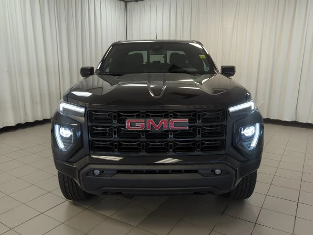 2026 GMC Canyon Elevation, černá, 7 km, dovoz Kanada — foto 3 z 5
