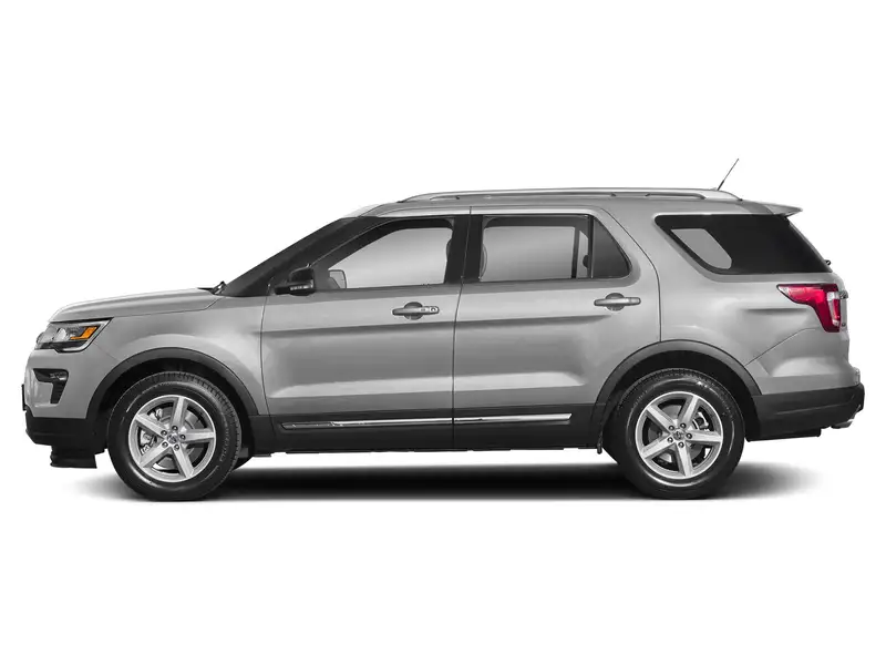 2018 Ford Explorer XLT, stříbrná, 135 000 km, dovoz Kanada — foto 3 z 12