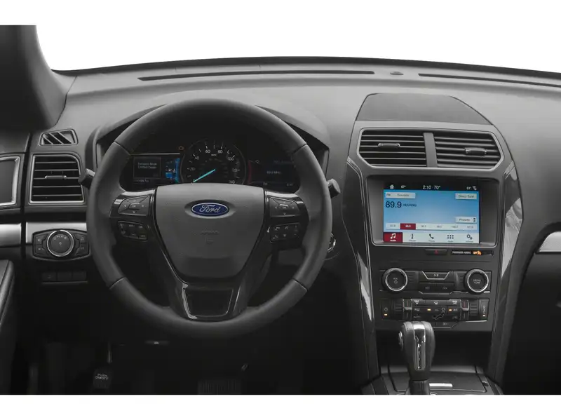 2018 Ford Explorer XLT, stříbrná, 135 000 km, dovoz Kanada — foto 4 z 12