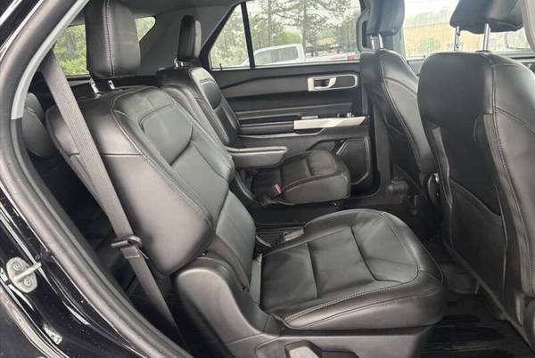 2022 Ford, dovoz USA — foto 12 z 12