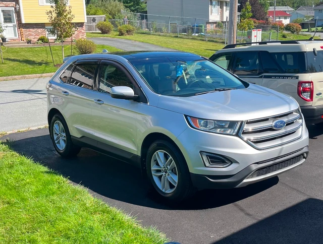 2017 Ford Edge SEL, stříbrná, 88 300 km, dovoz Kanada — foto 2 z 3