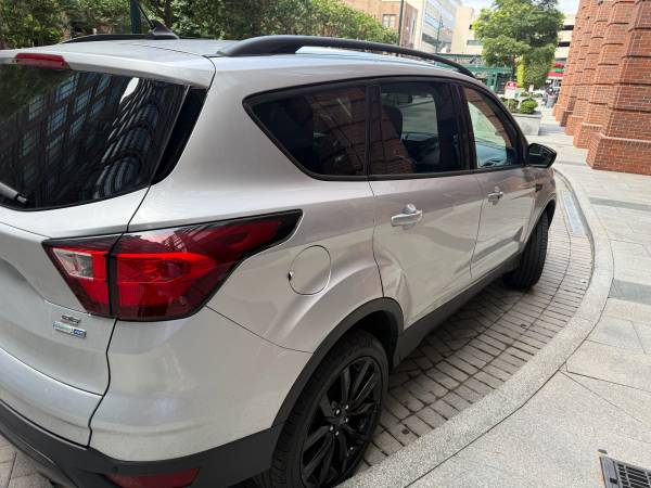 2019 Ford, dovoz USA — foto 5 z 12