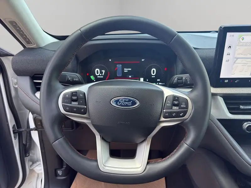 2025 Ford Explorer Active, bílá, 32 600 km, dovoz Kanada — foto 10 z 12