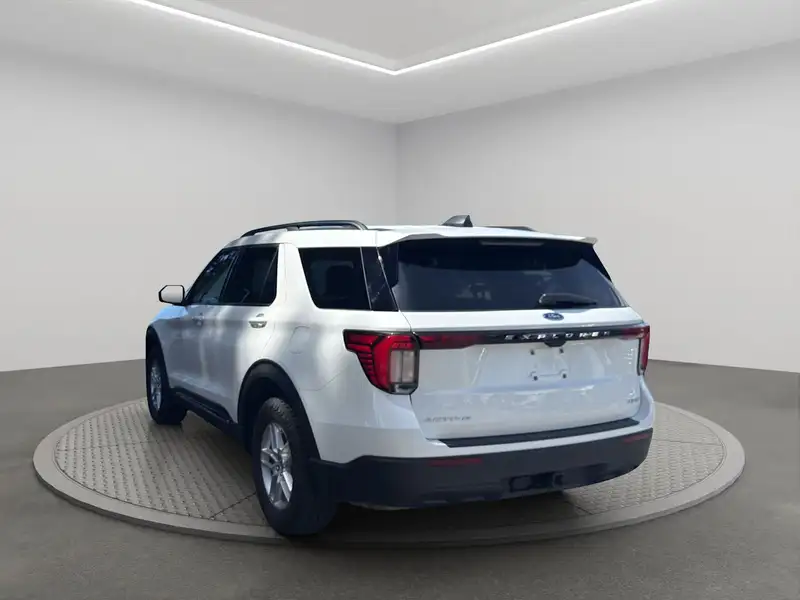 2025 Ford Explorer Active, bílá, 32 600 km, dovoz Kanada — foto 4 z 12