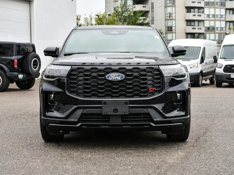 2027 Ford Explorer ST, černá, 0 km, dovoz Kanada — foto 4 z 12