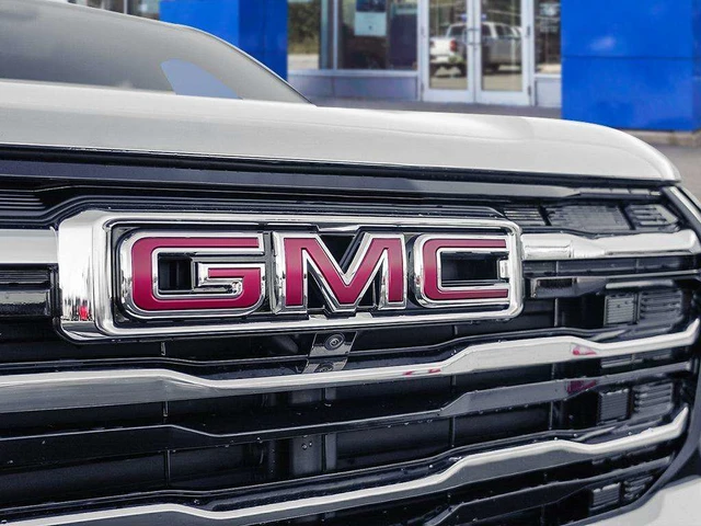 2027 GMC Terrain Elevation, bílá, dovoz Kanada — foto 9 z 20