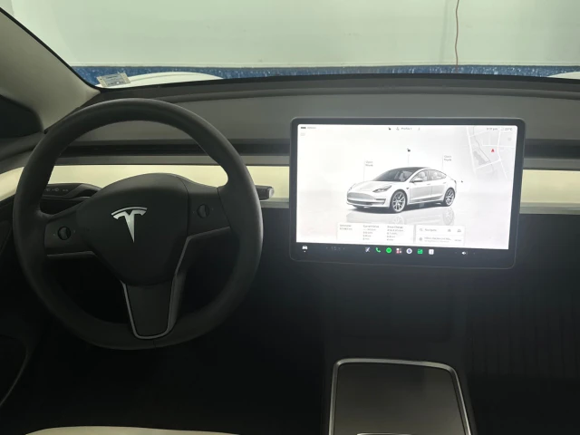 2022 Tesla Model 3 Standard Range Plus, bílá, 57 226 km, dovoz Kanada — foto 9 z 16
