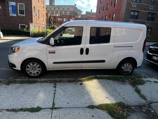 2021 Dodge, dovoz USA — foto 2 z 12