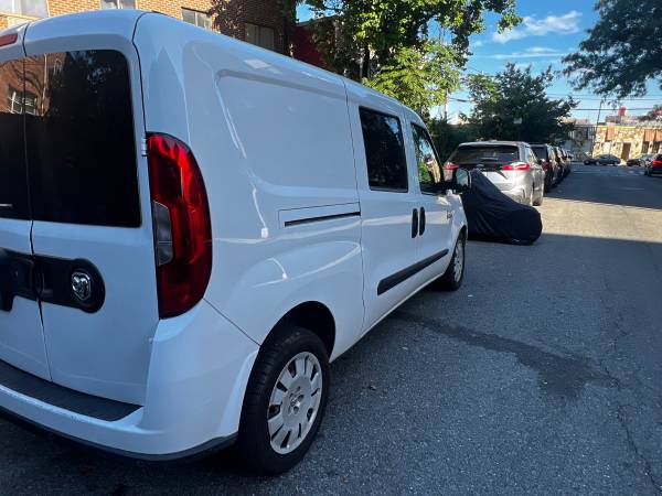 2021 Dodge, dovoz USA — foto 4 z 12