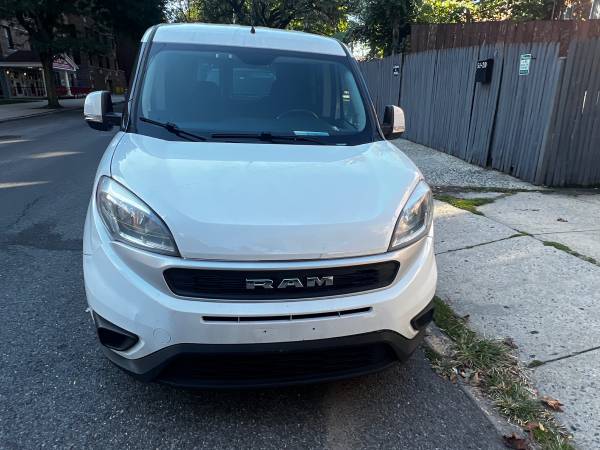 2021 Dodge, dovoz USA — foto 7 z 12