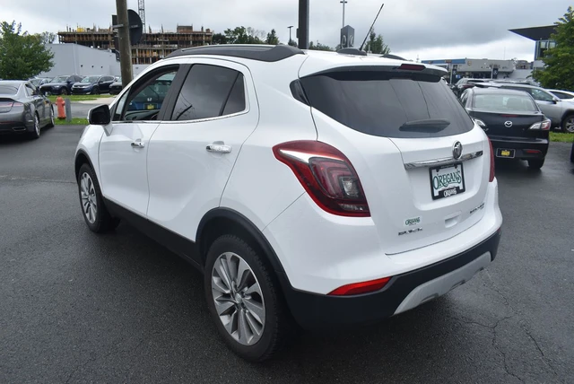 2017 Buick Encore Preferred, bílá, 127 469 km, dovoz Kanada — foto 3 z 8