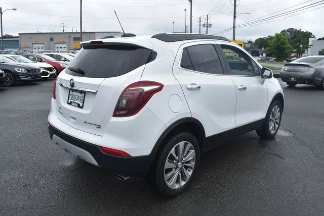 2017 Buick Encore Preferred, bílá, 127 469 km, dovoz Kanada — foto 4 z 8