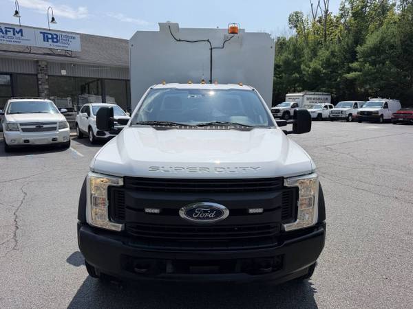 2017 Ford, dovoz USA — foto 2 z 12