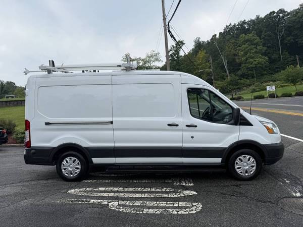 2016 Ford, dovoz USA — foto 6 z 12