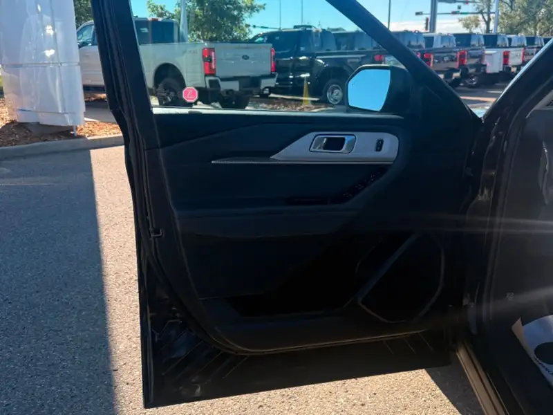 2025 Ford Explorer Active, černá, 30 158 km, dovoz Kanada — foto 11 z 12