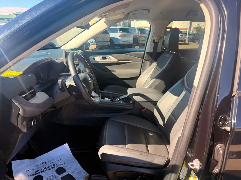 2025 Ford Explorer Active, černá, 30 158 km, dovoz Kanada — foto 12 z 12