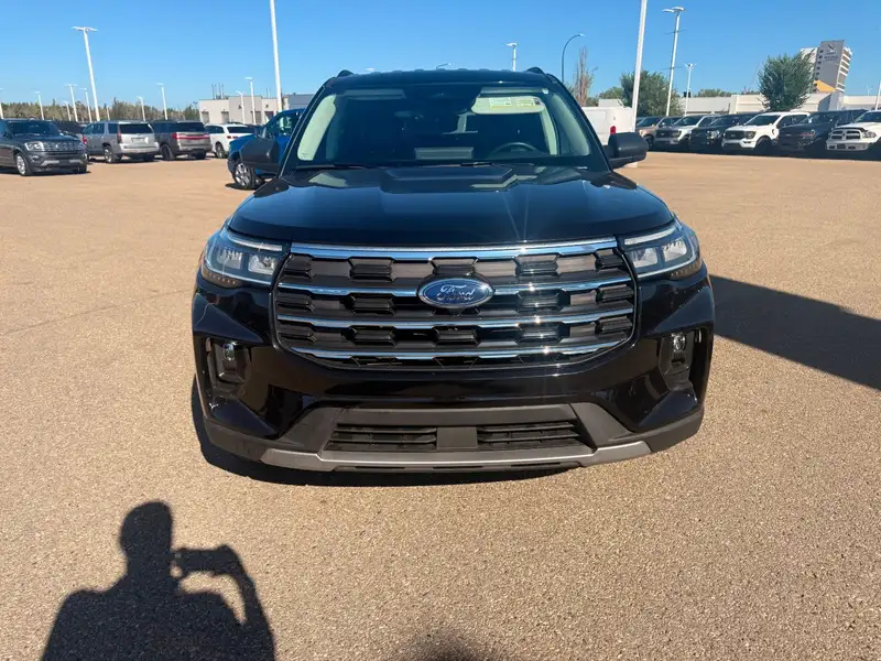 2025 Ford Explorer Active, černá, 30 158 km, dovoz Kanada — foto 2 z 12