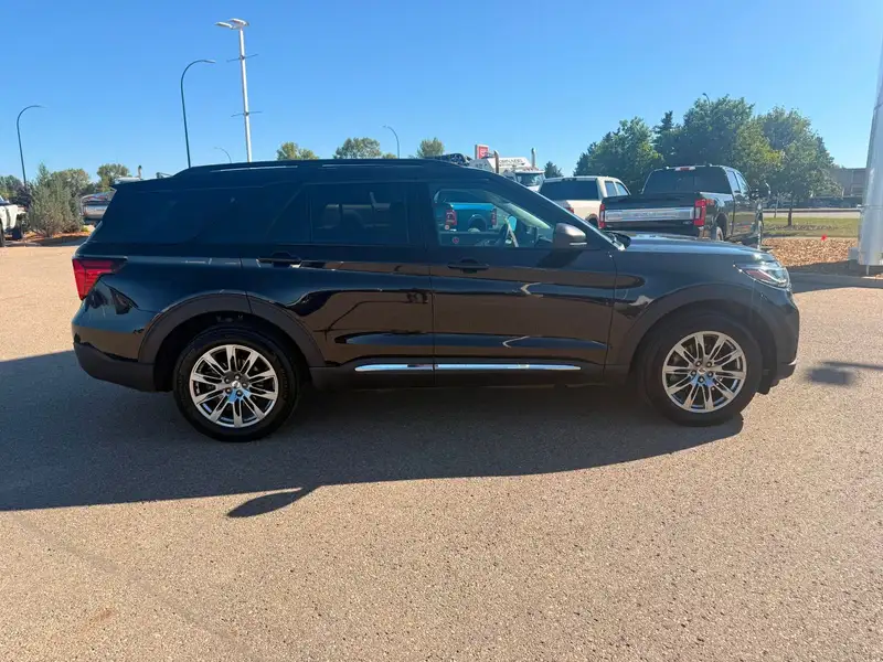 2025 Ford Explorer Active, černá, 30 158 km, dovoz Kanada — foto 4 z 12