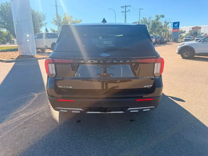2025 Ford Explorer Active, černá, 30 158 km, dovoz Kanada — foto 6 z 12