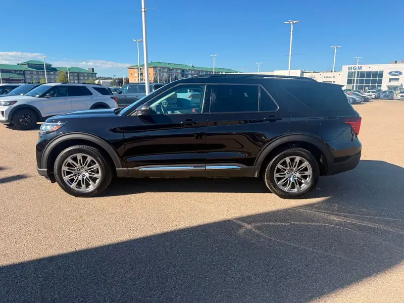 2025 Ford Explorer Active, černá, 30 158 km, dovoz Kanada — foto 9 z 12