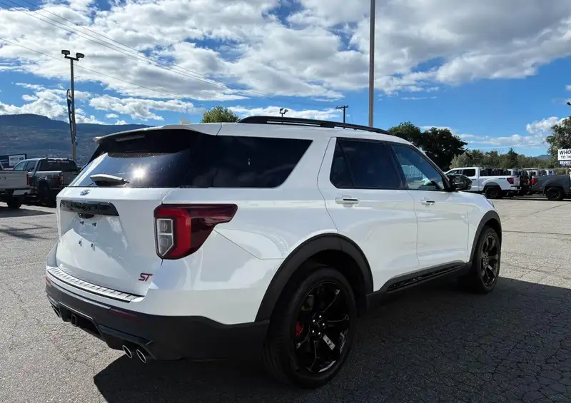 2023 Ford Explorer ST, bílá, 49 439 km, dovoz Kanada — foto 5 z 11