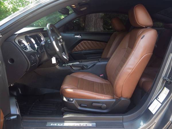 2011 Ford, dovoz USA — foto 11 z 12
