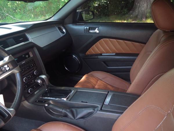 2011 Ford, dovoz USA — foto 12 z 12