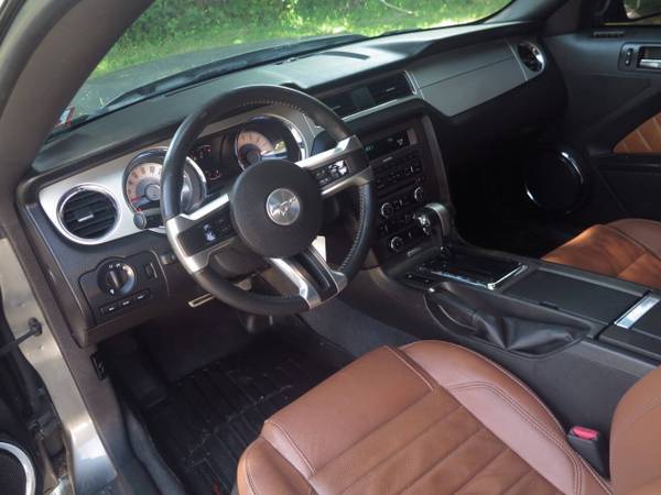 2011 Ford, dovoz USA — foto 8 z 12