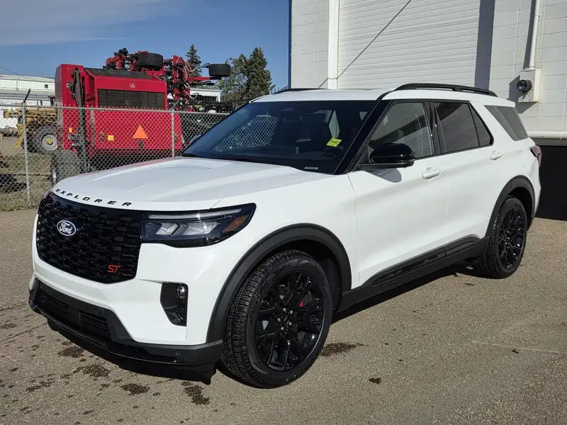 2027 Ford Explorer ST, bílá, 0 km, dovoz Kanada — foto 4 z 12