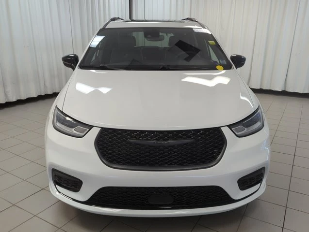 2025 Chrysler Pacifica, bílá, 50 332 km, dovoz Kanada — foto 3 z 20