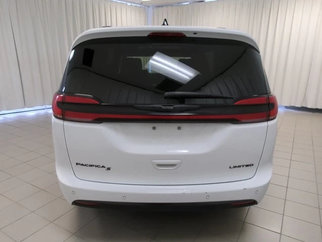 2025 Chrysler Pacifica, bílá, 50 332 km, dovoz Kanada — foto 8 z 20
