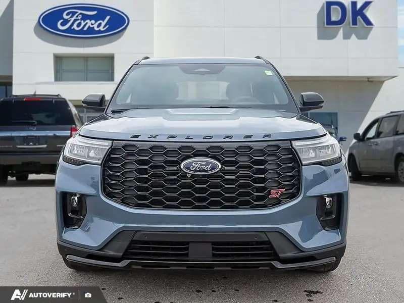 2025 Ford Explorer ST, modrá, 55 207 km, dovoz Kanada — foto 2 z 12