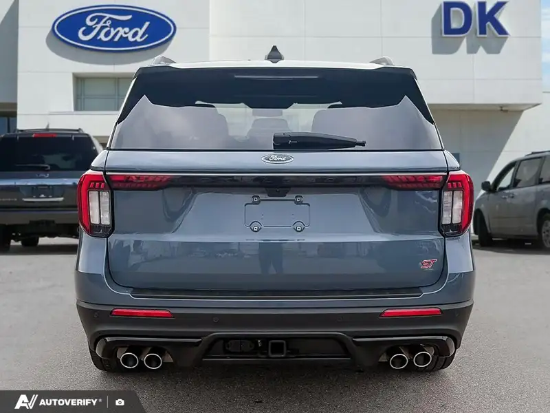 2025 Ford Explorer ST, modrá, 55 207 km, dovoz Kanada — foto 5 z 12