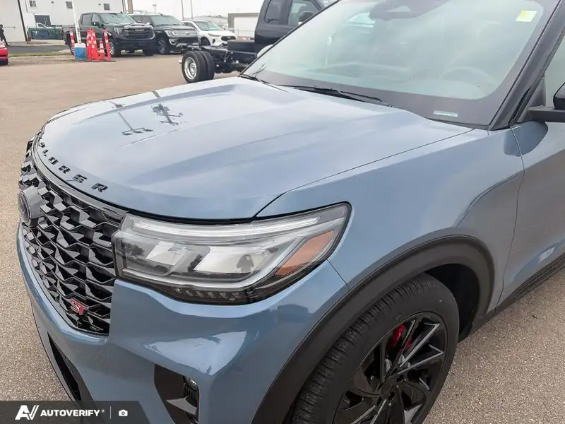 2025 Ford Explorer ST, modrá, 55 207 km, dovoz Kanada — foto 7 z 12