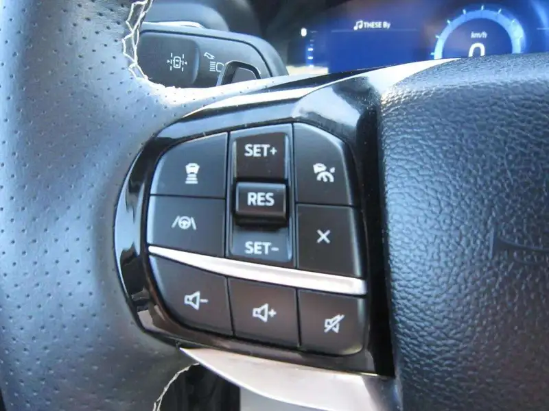 2024 Ford Explorer ST AWD, červená, 59 522 km, dovoz Kanada — foto 11 z 12