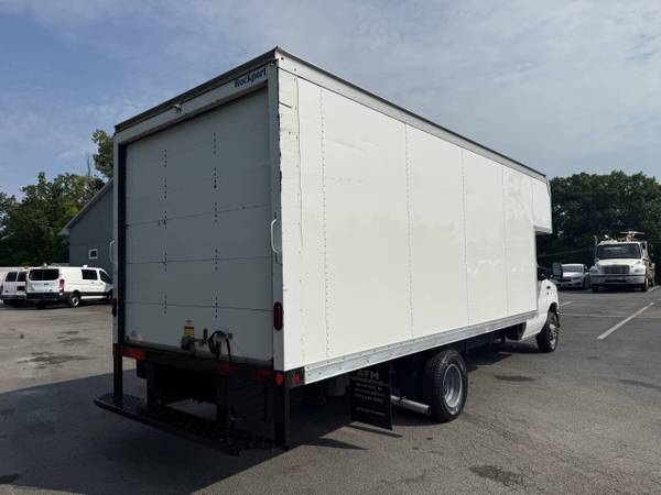 2019 Ford, dovoz USA — foto 3 z 12