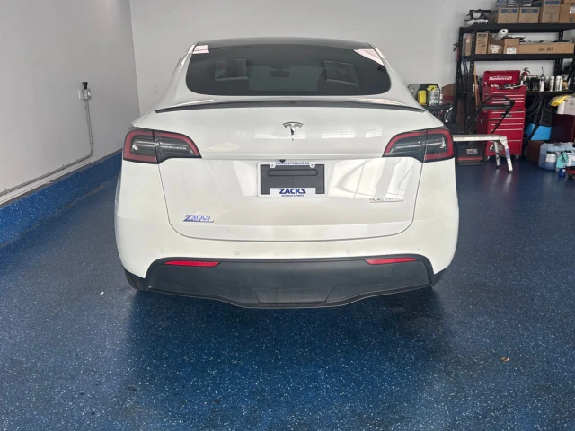 2022 Tesla Model Y Performance AWD, bílá, 127 339 km, dovoz Kanada — foto 6 z 20