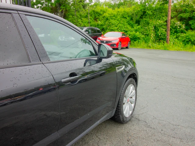2018 Jaguar E Pace S, černá, 1 km, dovoz Kanada — foto 9 z 20