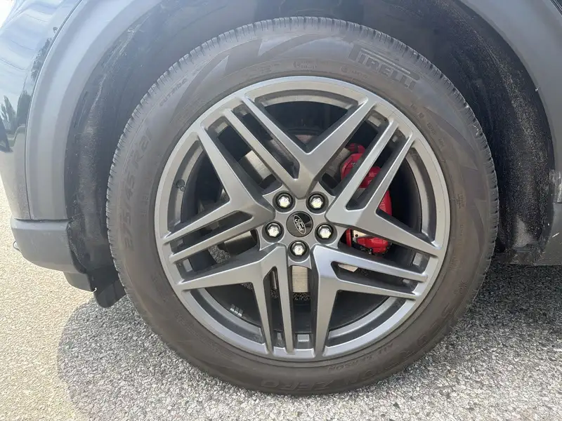 2025 Ford Explorer ST, černá, 22 260 km, dovoz Kanada — foto 2 z 12