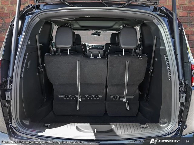 2027 Chrysler Pacifica Select, černá, 12 km, dovoz Kanada — foto 7 z 20