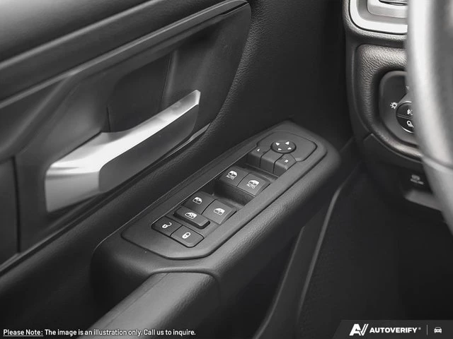 2026 RAM 1500 Express, šedá, 22 km, dovoz Kanada — foto 15 z 20