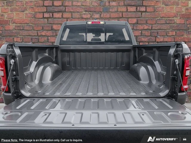 2026 RAM 1500 Express, šedá, 22 km, dovoz Kanada — foto 6 z 20