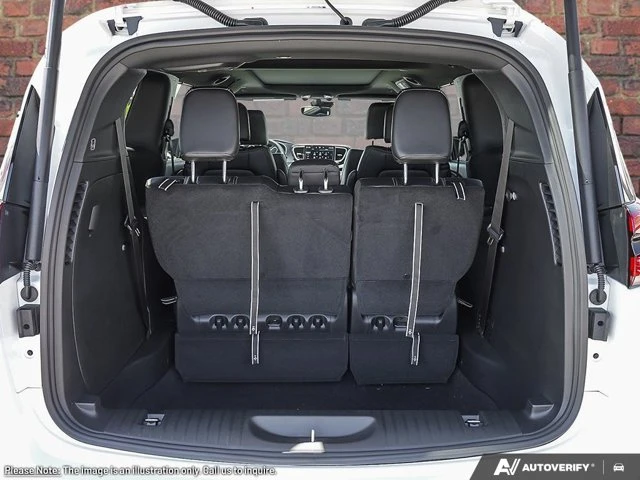 2027 Chrysler Pacifica Select, bílá, 12 km, dovoz Kanada — foto 7 z 20