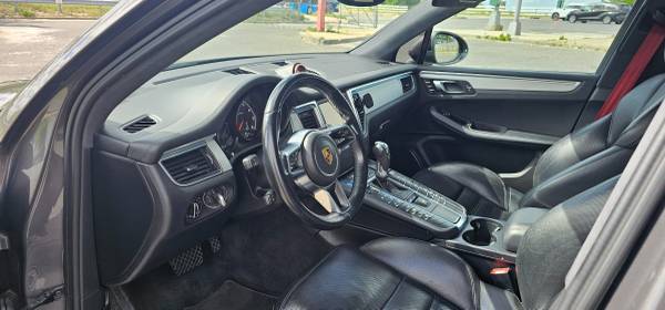 2016 Porsche, dovoz USA — foto 8 z 12
