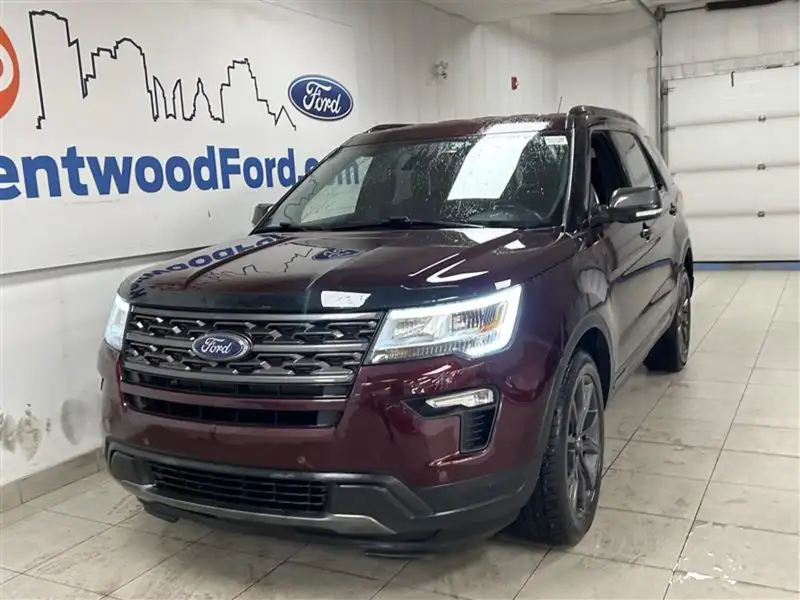 2018 Ford Explorer XLT | Dual-zone front climate control | Automatic, červená, 176 291 km, dovoz Kanada — foto 2 z 12